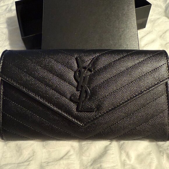 CASSANDRE MATELASSÉ large flap wallet in grain de poudre leather - Picture 1 of 5